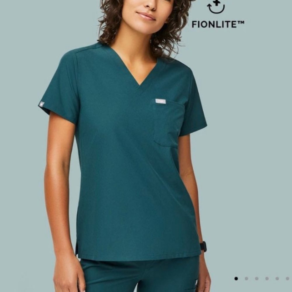 FIGS - CARIBBEAN BLUE - CATARINA SCRUB TOP - XXS